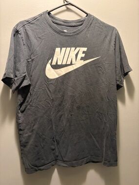 Nike Men's T-Shirt